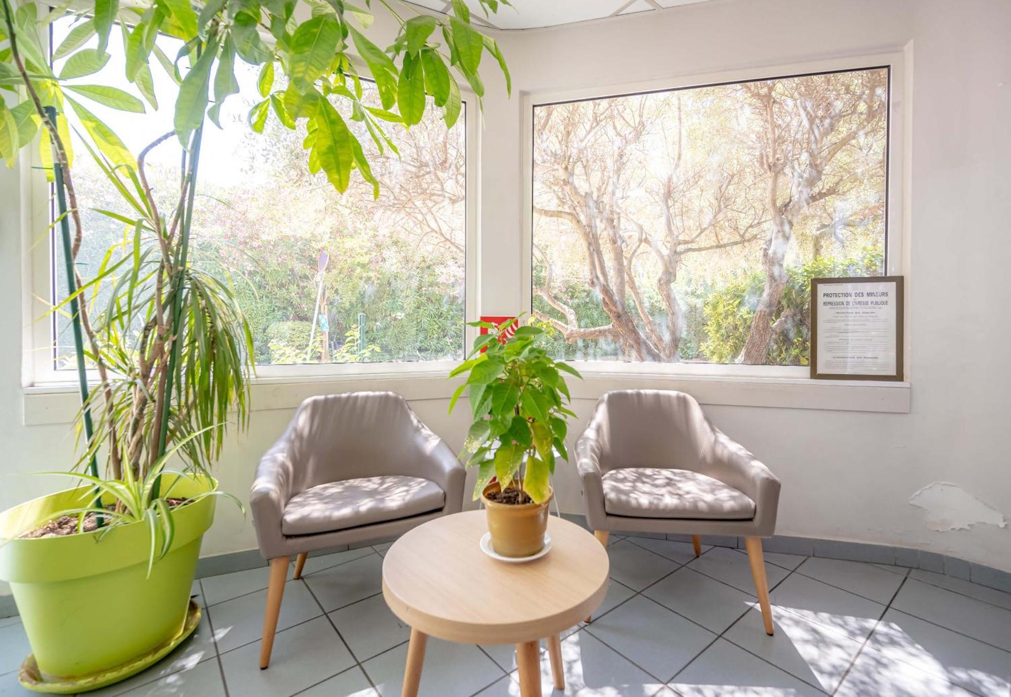 B&B Hôtel Hyères Dış mekan fotoğraf