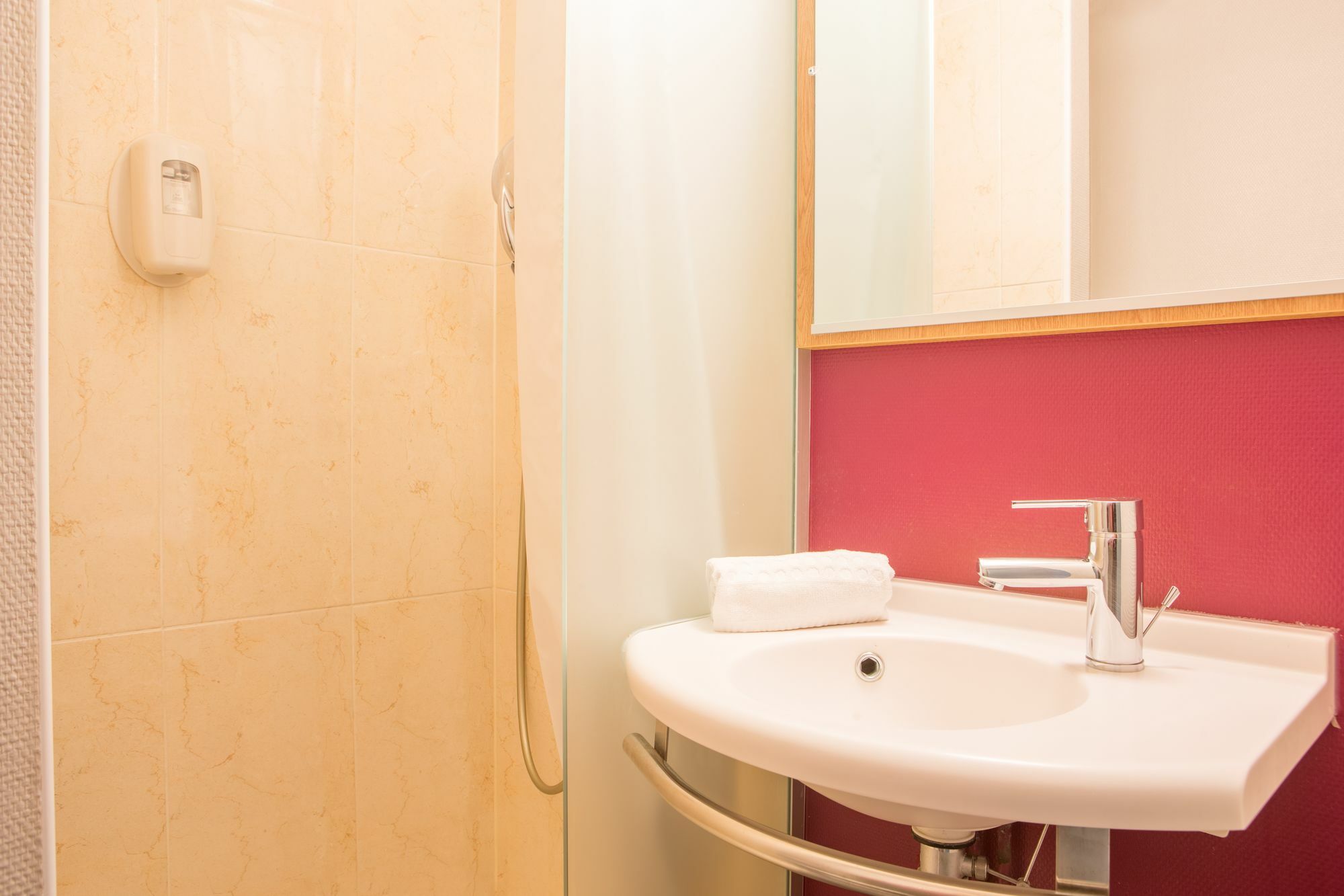 B&B Hôtel Hyères Dış mekan fotoğraf