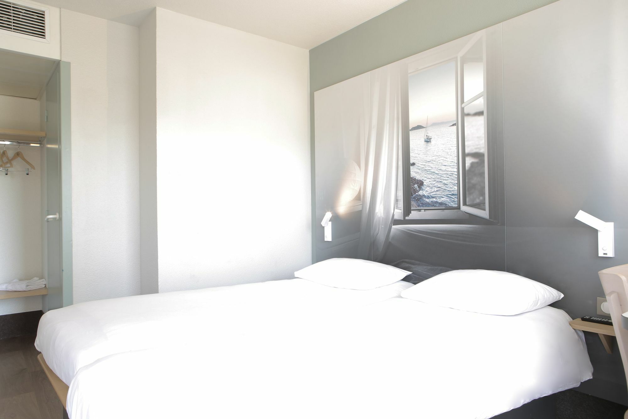 B&B Hôtel Hyères Dış mekan fotoğraf