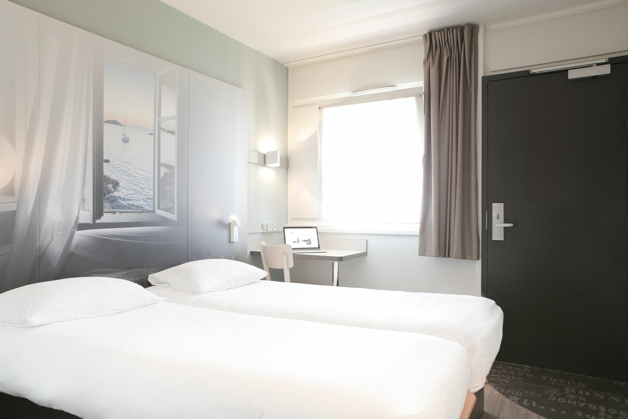 B&B Hôtel Hyères Dış mekan fotoğraf
