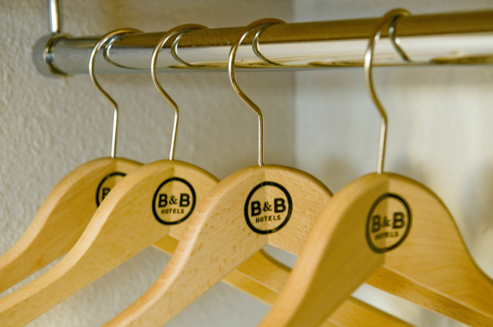 B&B Hôtel Hyères Dış mekan fotoğraf